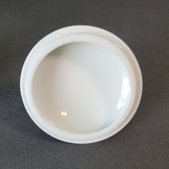 Music Note Trinket Dish Treble Clef Gilded Lid Porcelain Vintage Trinket Jar - Picture 9 of 9